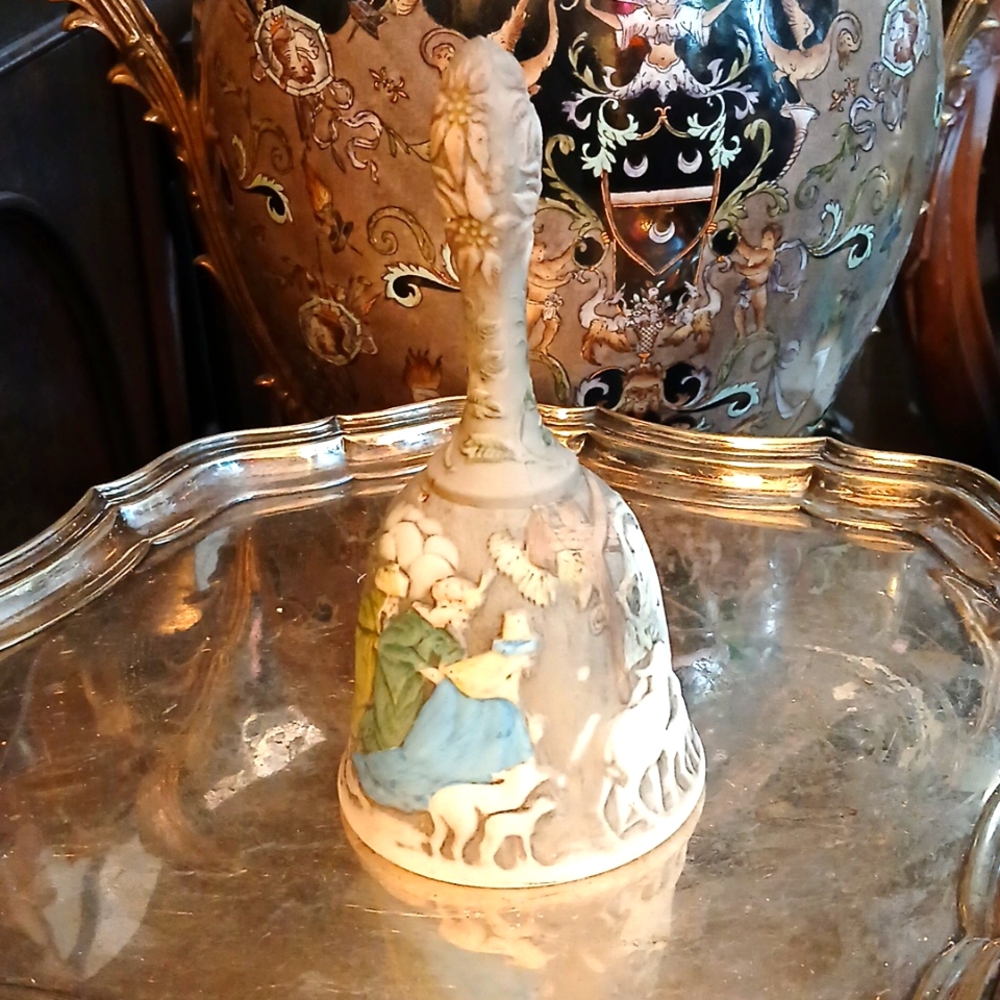 Vintage FENTON Christmas/Nativity Scene Hand painted with signature.